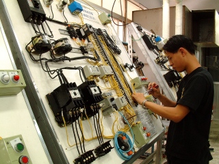 Students study at workshop