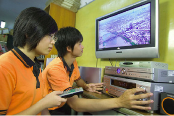 students study at workshop