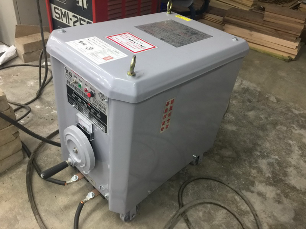 電焊機