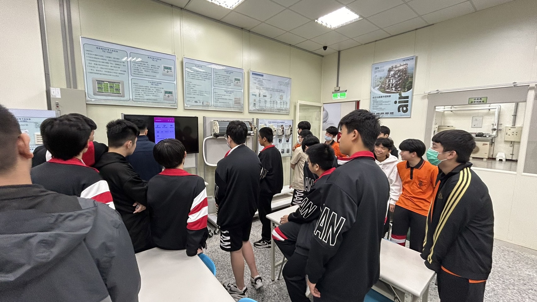 日立江森自控參訪-4